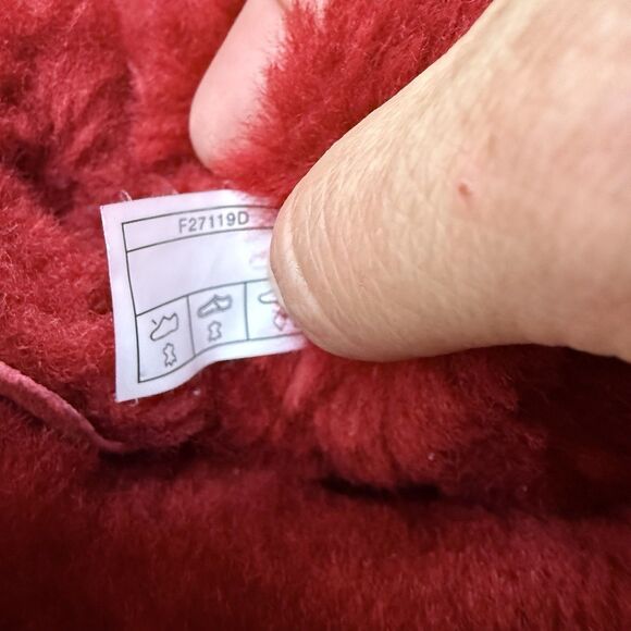 Uggs Red Short Boots With Striped Christmas Bows Rare Women’s Size 6 - Picture 8 of 12